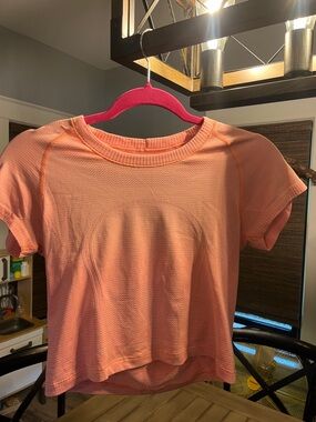Lululemon Swiftly Tech 2.0 Cropped Coral Shirt